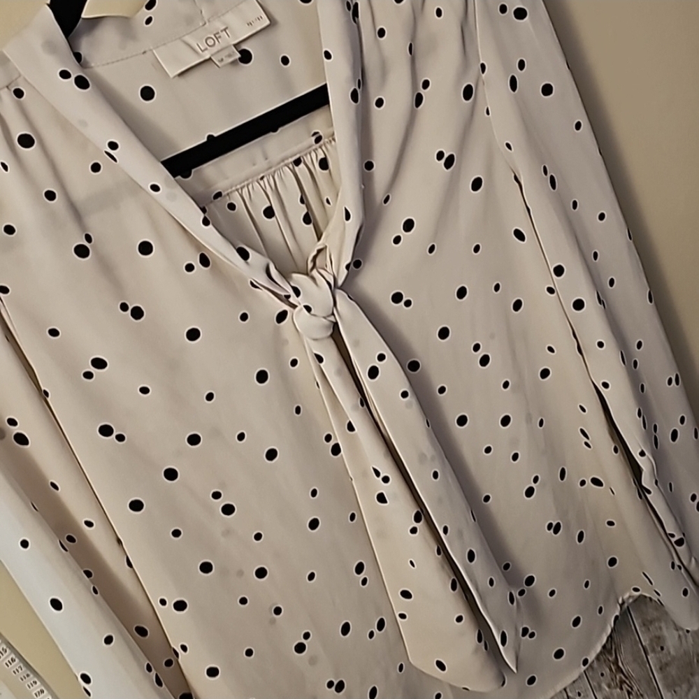 🟠🔹️LOFT White Long Sleeve Tie Front Blouse